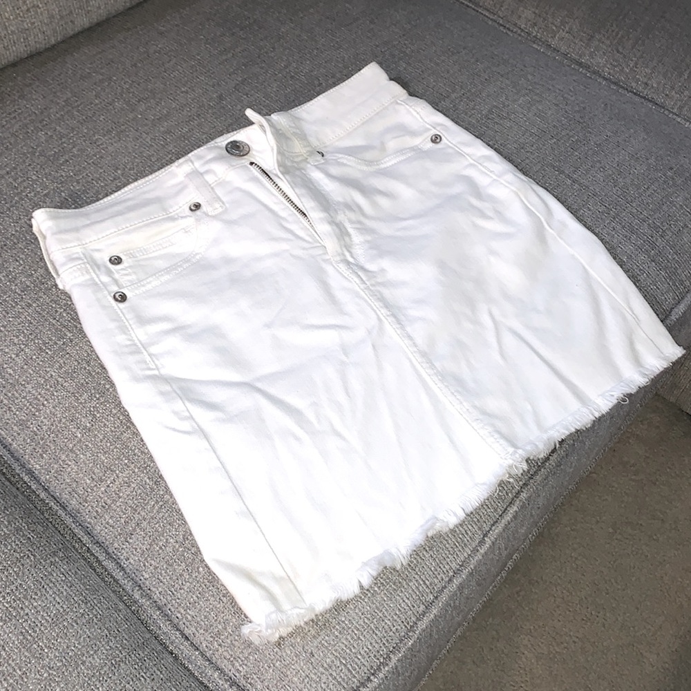 White mini jean skirt - American eagle size 0